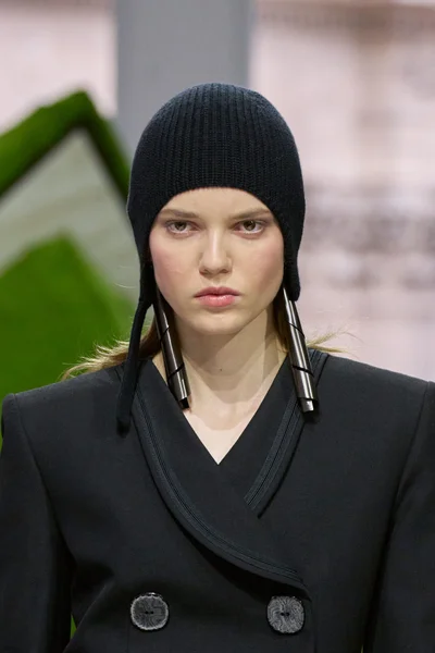 Look 93
